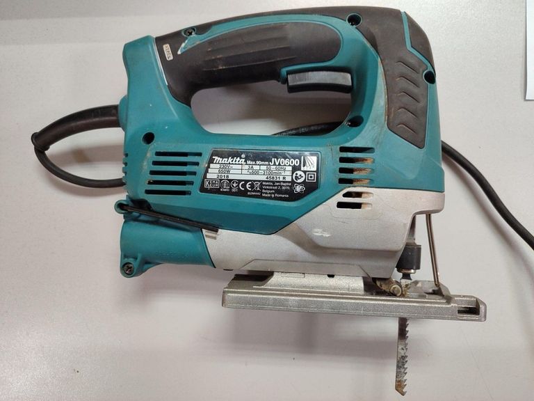 Оголошення Makita JV0600K Б/У