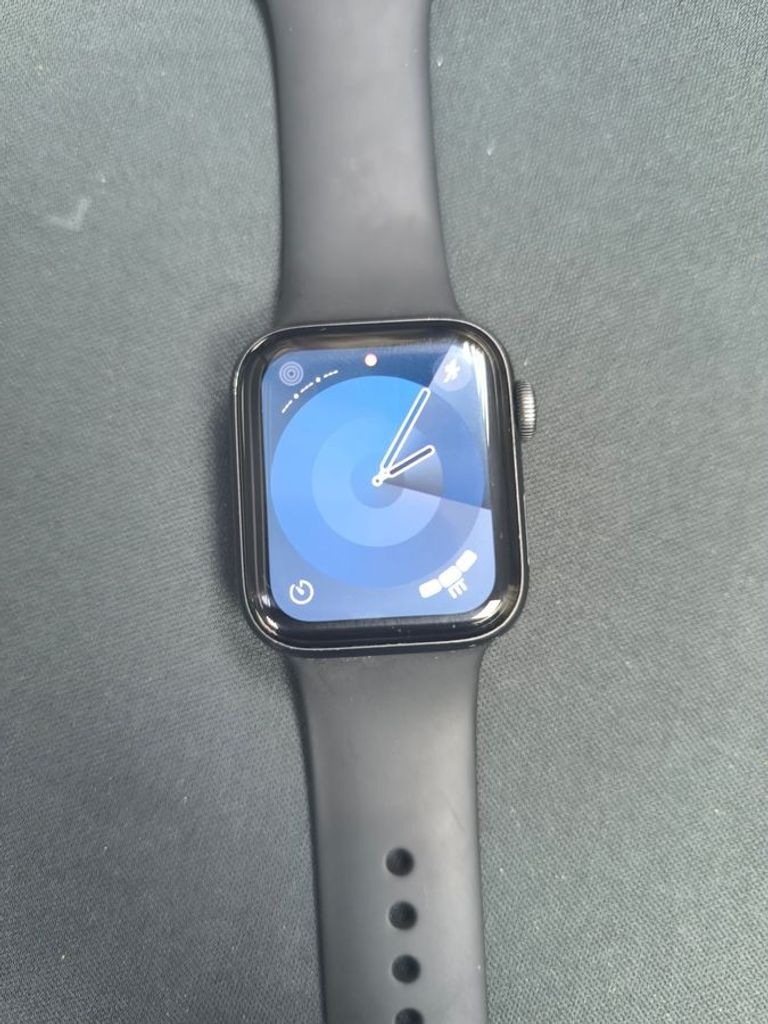 Купити Apple watch se gps 40mm aluminum case a2351 Б/У