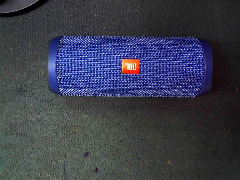 Купить JBL Flip 4 Blue (JBLFLIP4BLU) Б/У