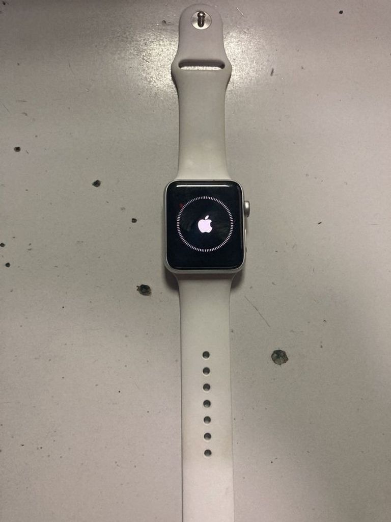 Оголошення Apple watch series 3 gps 42mm aluminium case a1859 Б/У