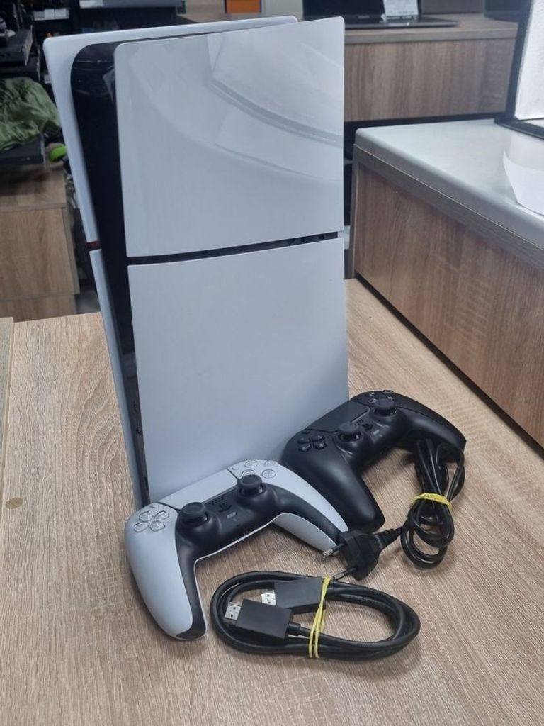 Купить Sony playstation 5 slim digital edition 1tb + 2 джойстика Б/У
