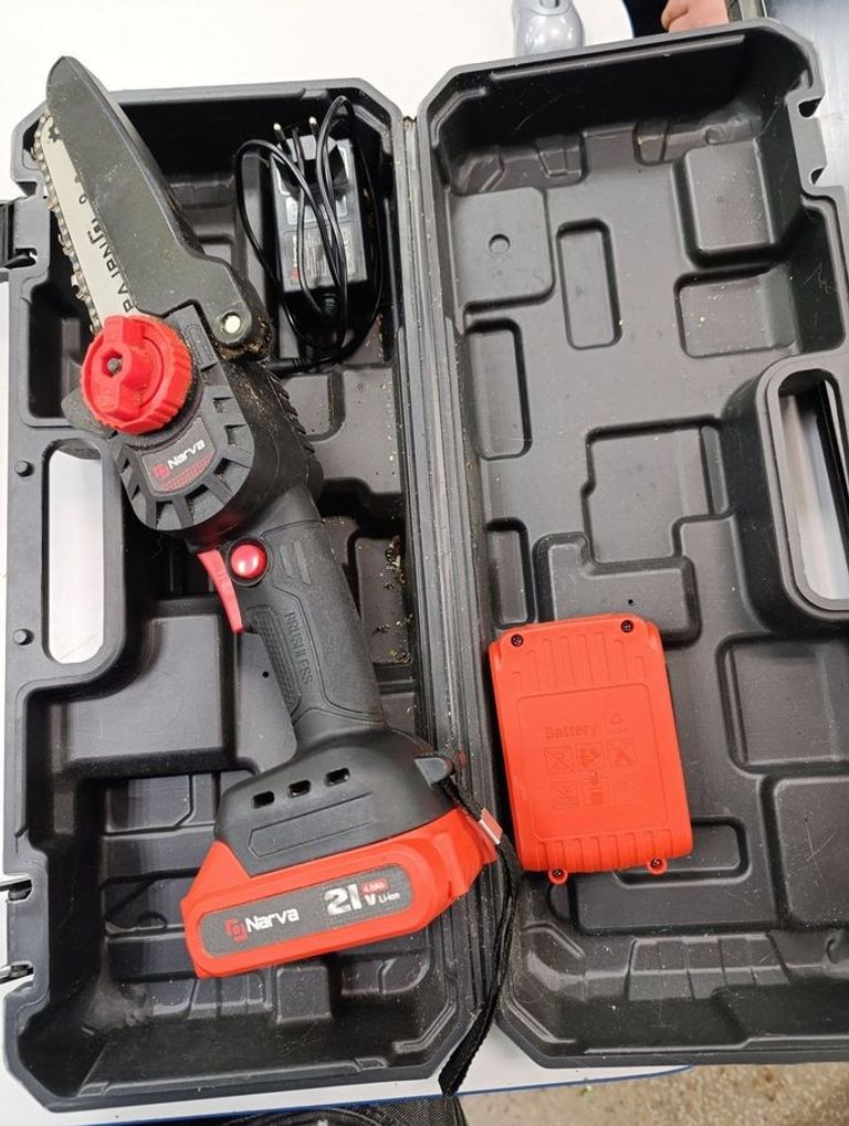 Купити Narva ncs-21-10bl 2акб 4ah зп Б/У