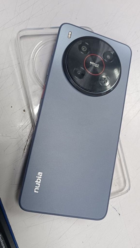 Купити Zte Nubia V70 Max 6/128GB Gray Б/У