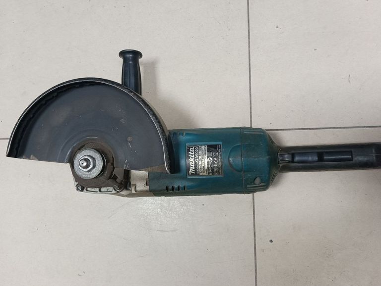 Дешиво Makita GA9020 с ломбарда