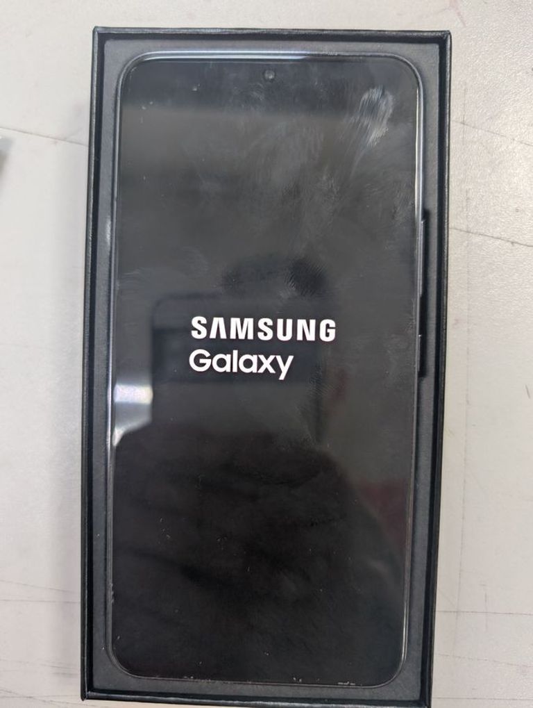 Дешиво Samsung galaxy s22 8/256gb с ломбарда