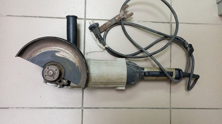 Дешиво Интерскол ушм-180/1800 с ломбарда