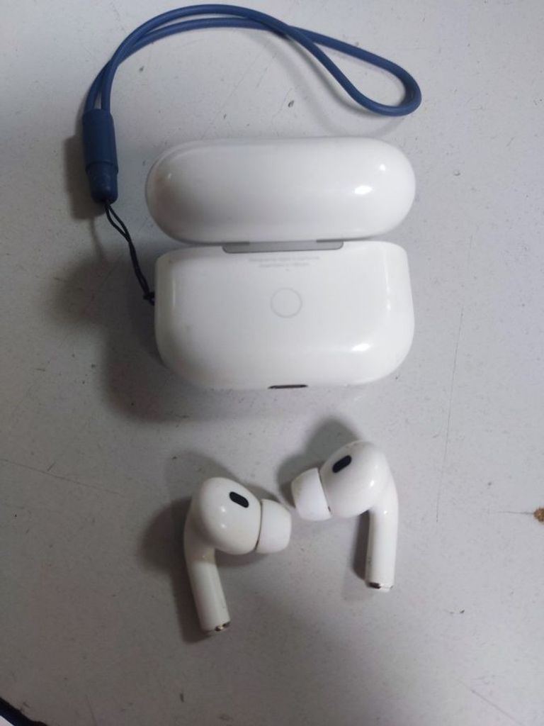 Оголошення Apple airpods pro 2nd generation with magsafe charging case usb-c Б/У