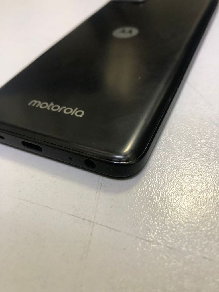 Дешево Motorola moto g32 6/128gb xt2235-2 з ломбарду