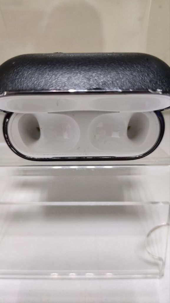 Дешево Apple airpods pro 2nd generation with magsafe charging case usb-c з ломбарду