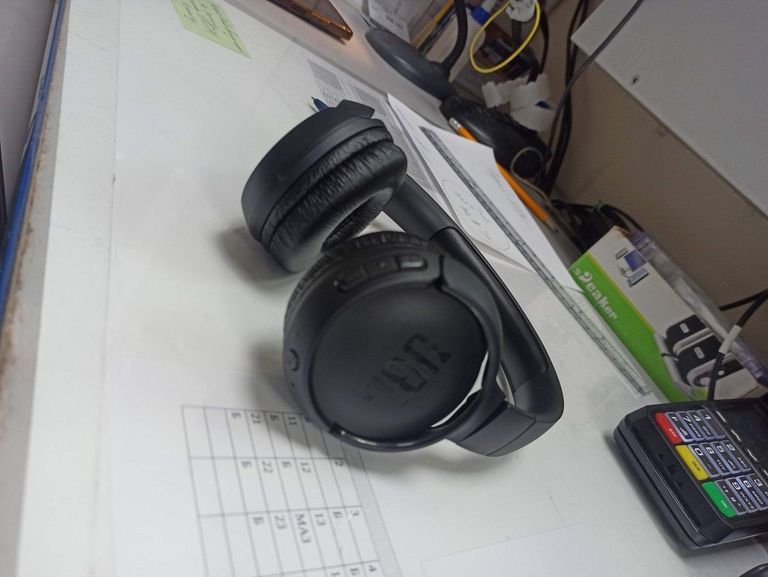 Дешиво Jbl tune 500bt с ломбарда