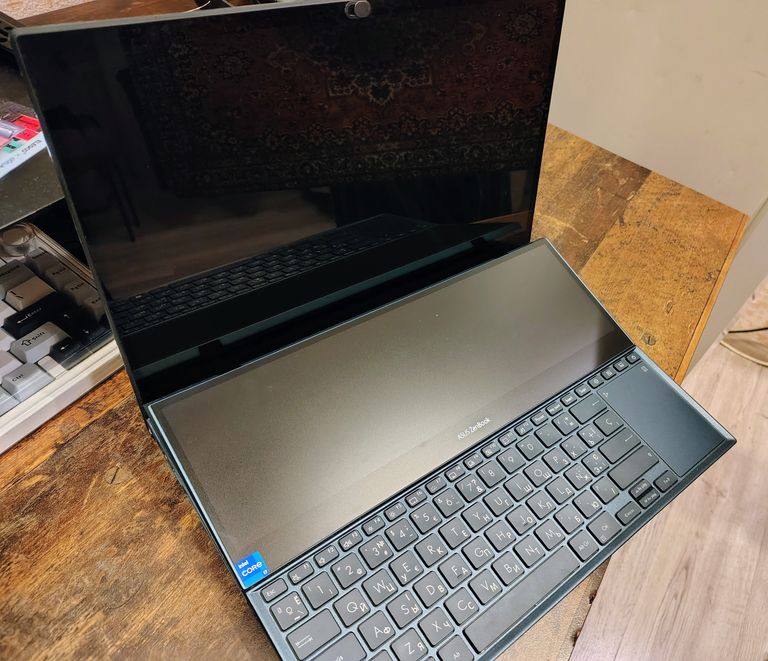 Купити Asus ZenBook Pro Duo 15 OLED UX582ZM (UX582ZM-H2030W) Б/У