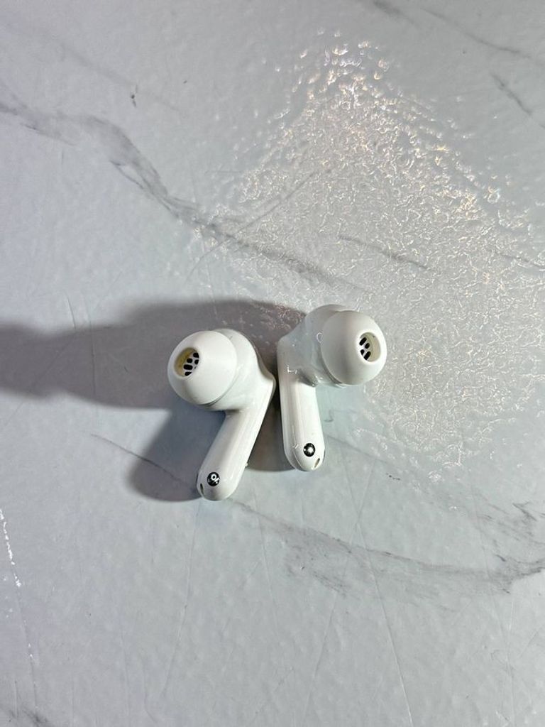 Дешево Oppo enco air4 з ломбарду