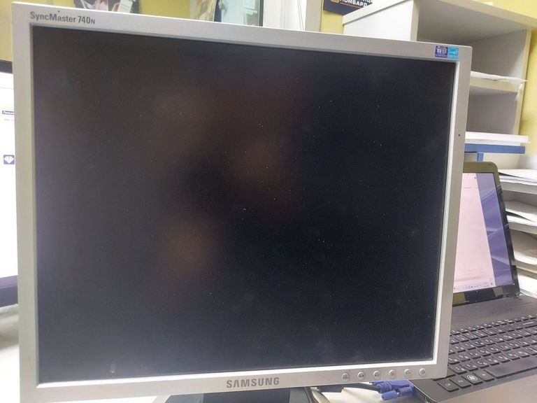 Купити Samsung 740n Б/У