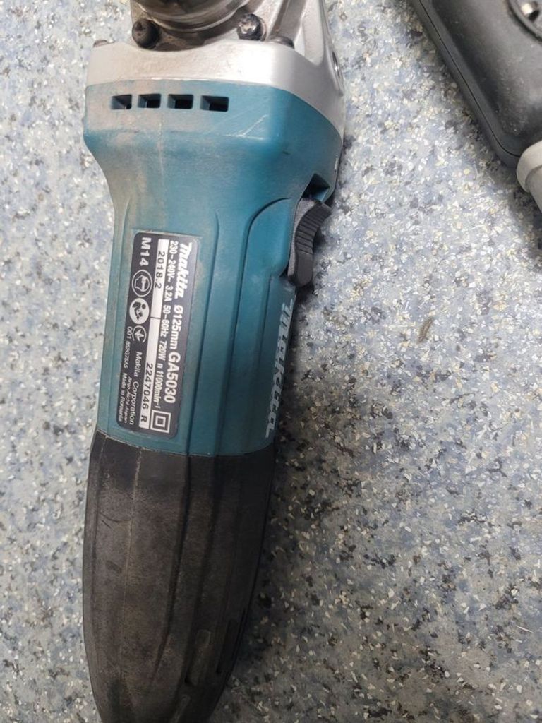 Дешево Makita GA5030 з ломбарду