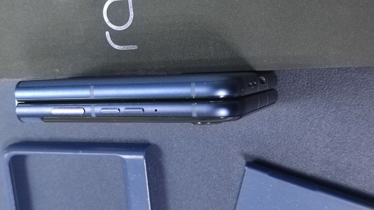 Motorola Razr 60 8/256GB Gibraltar Sea Код:01-200930603. Зображення 8