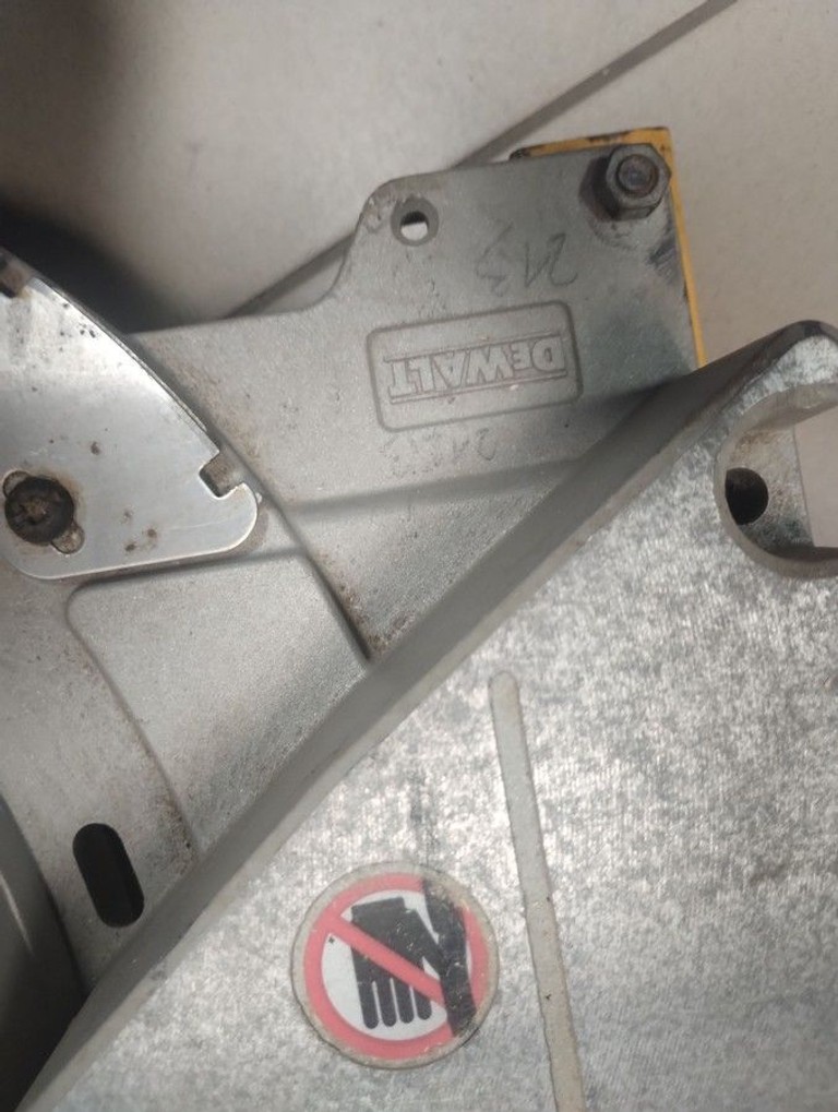 Dewalt DW717XPS Код:01-200930711. Изображение 6