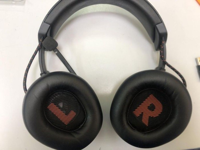 Дешиво Jbl quantum 610 с ломбарда