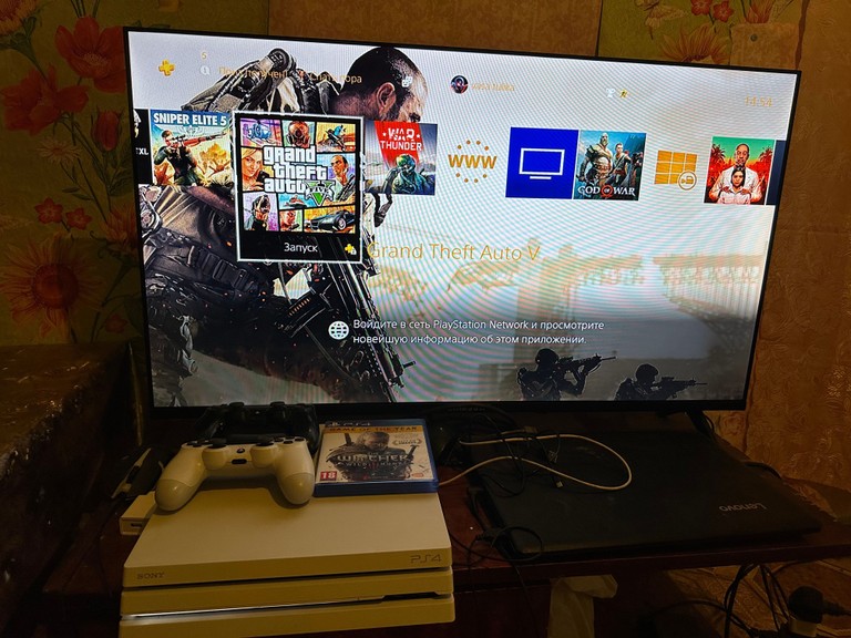 Купить Sony Playstation 4 Pro 1TB + DualShock 4 Б/У