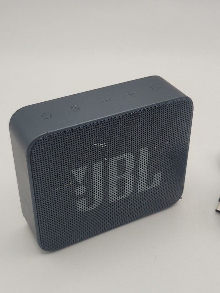 Дешиво Jbl go essential 2 с ломбарда