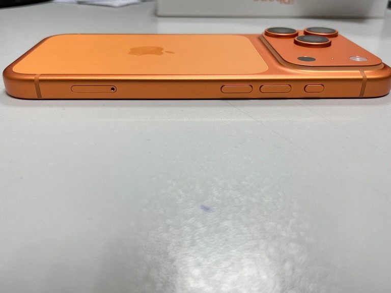 Распродажа Apple iPhone 17 Pro 256GB Deep Blue (MG8J4), продавец Техноскарб