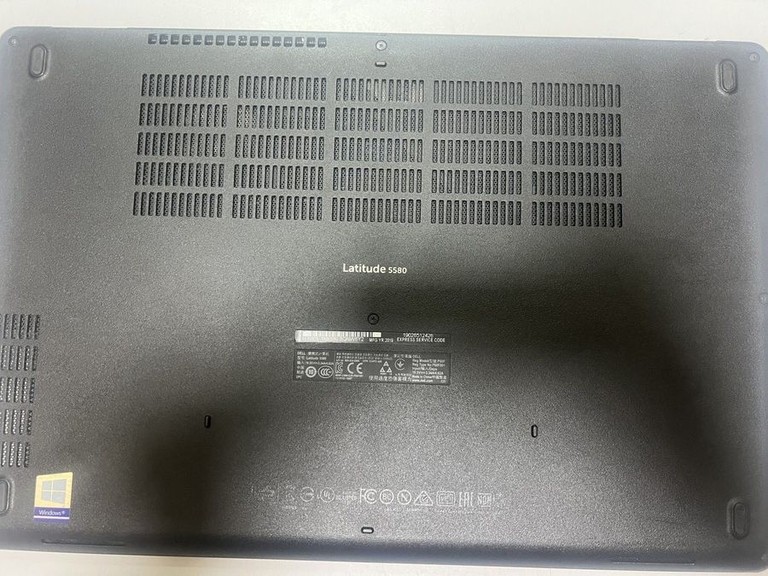 Дешиво Dell 15/core i5 6300u ddr3/16gb ddr3/hdd *відсутній/ssd 256 gb/*інтегрована с ломбарда