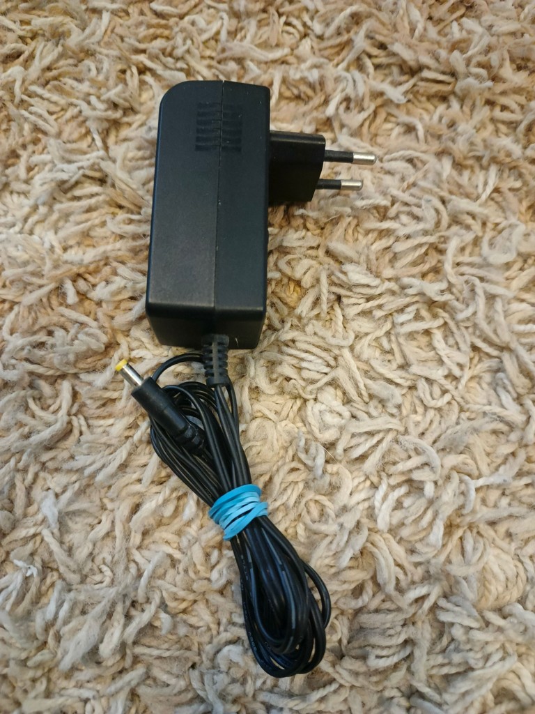 Оголошення Sony AC-E0530M Б/У