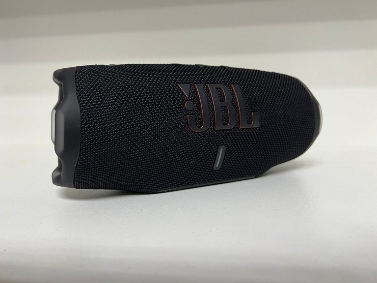 Купить JBL Charge 6 Black Б/У
