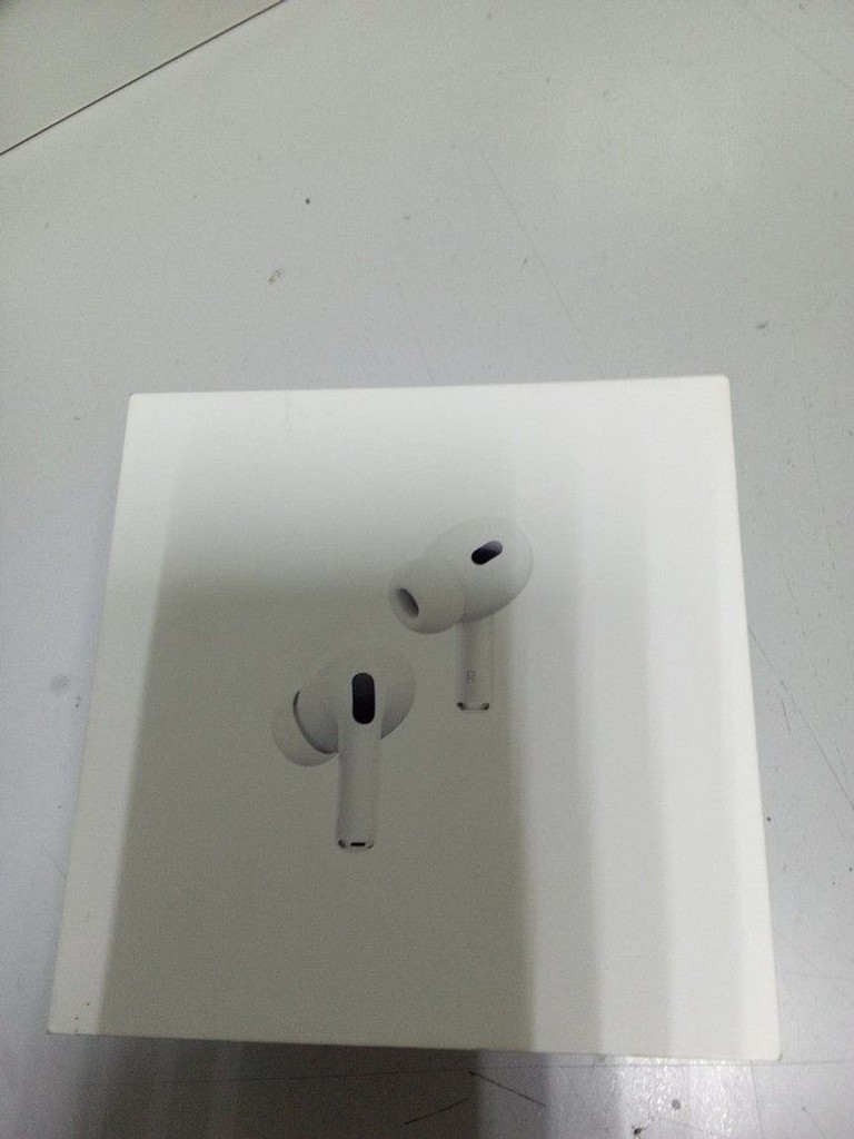 Дешево Apple airpods pro 2nd generation with magsafe charging case usb-c з ломбарду