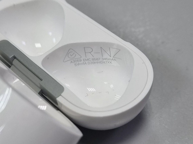 Apple airpods 4 with active noise cancellation Код:01-201035438. Изображение 10