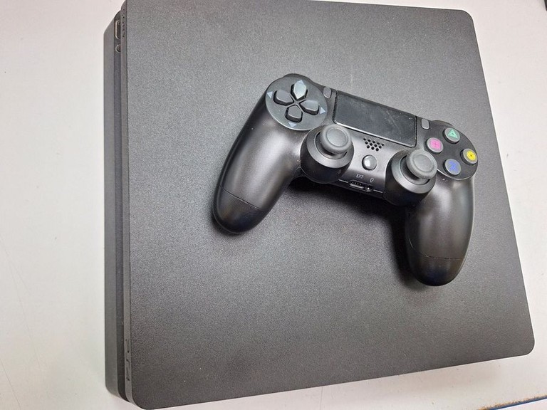 Оголошення  Sony PlayStation 4 Slim 1TB Black Б/У
