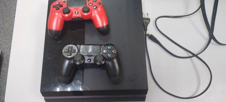 Купити Sony ps 4 cuh-1216a 500gb +два джойстика Б/У