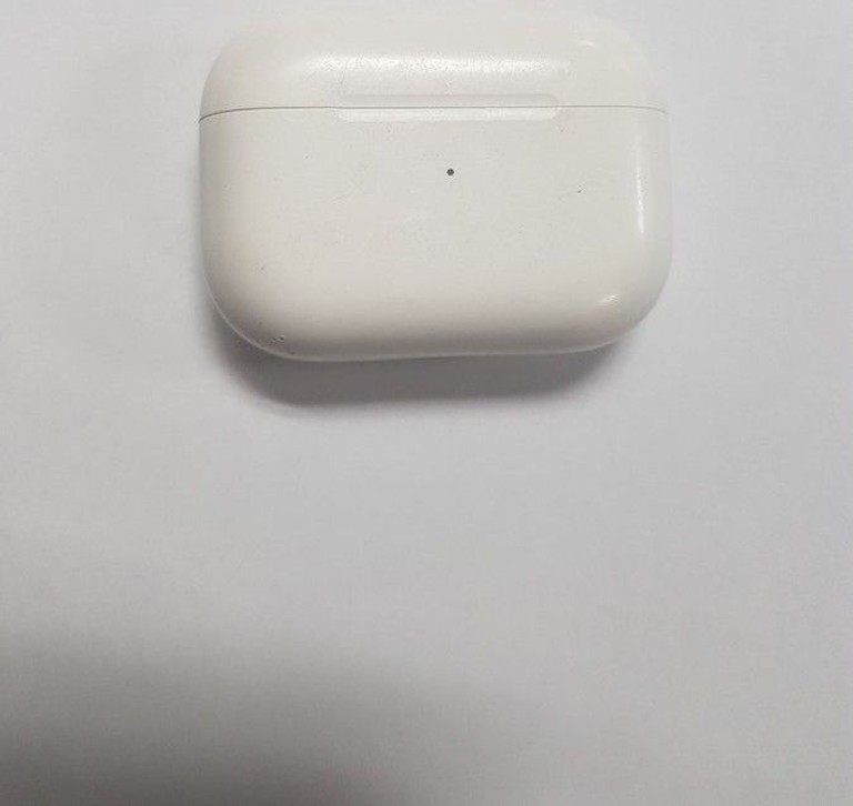 Купити Apple airpods pro 2nd generation with magsafe charging case usb-c Б/У