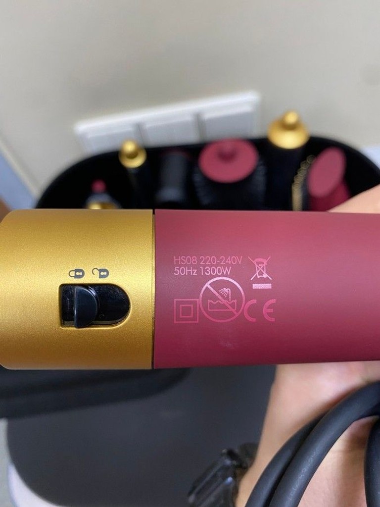 Dyson hs08 multi-styler and dryer straight to wavy - velvet/gold 596926-01 Код:01-201075288. Зображення 6