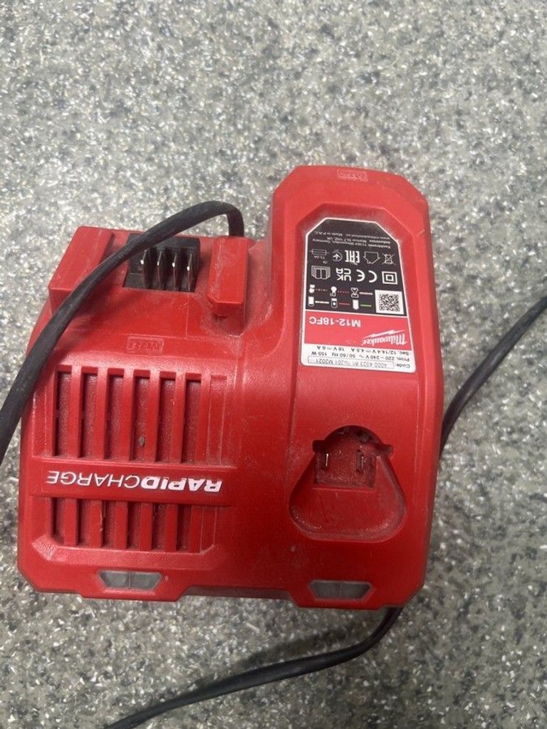 Дешево Milwaukee M12 FDD2-0 (4933479872) з ломбарду