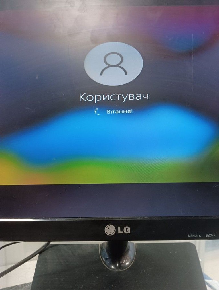 Дешево Lg e2242 з ломбарду