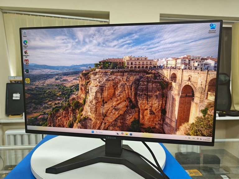 Купити Lenovo R27s (68CCGAC1UA) Б/У