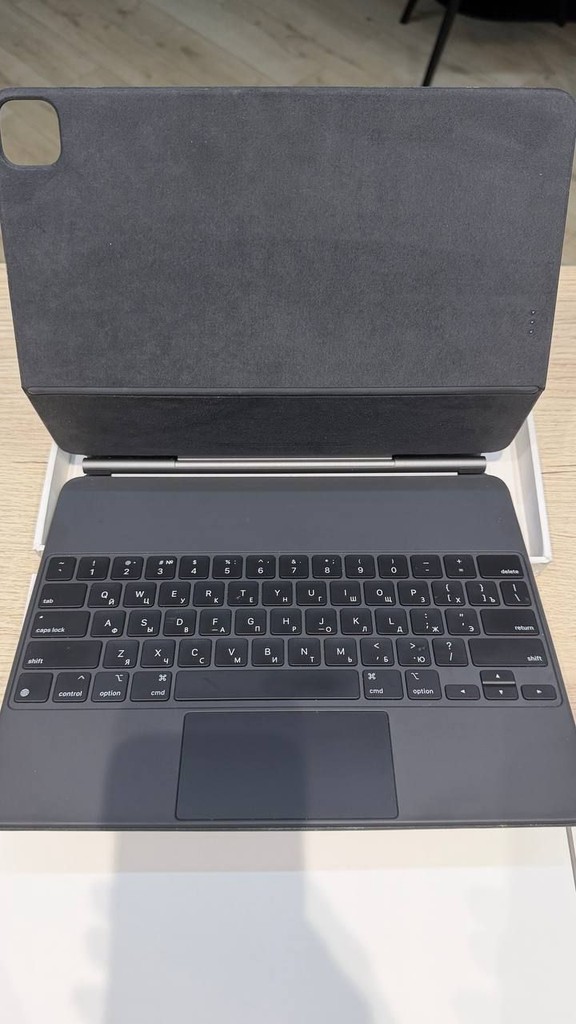 Купити Apple Magic Keyboard для iPad Pro 13 Б/У