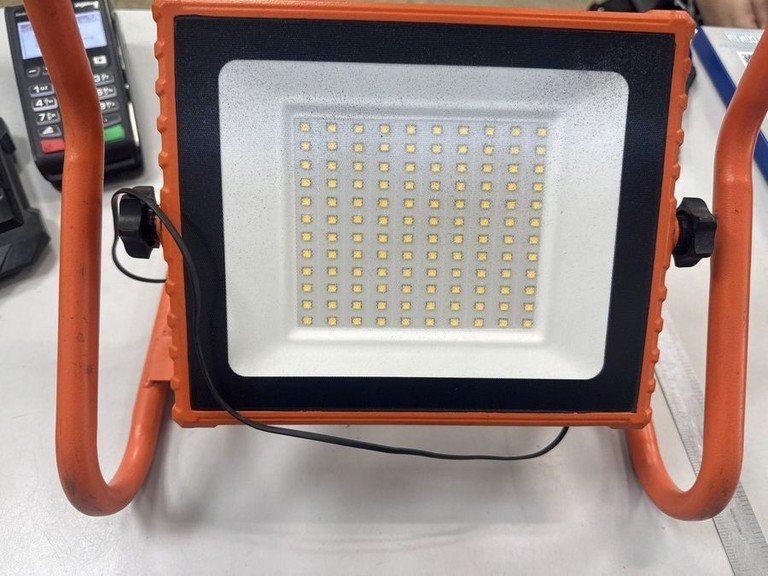 Купити Ledvance LED WORKLIGHT BATTERY 30W 840 R-ST LEDV (4058075576513) Б/У