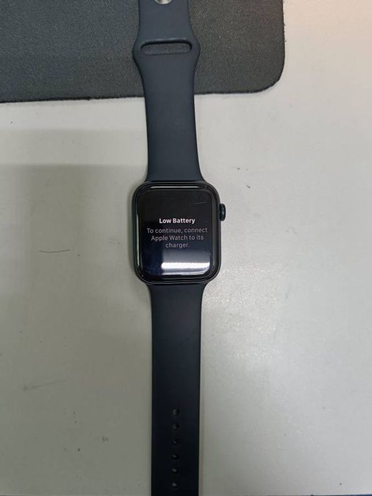 Оголошення Apple watch se 2-го поколения gps 44mm al a2723 Б/У