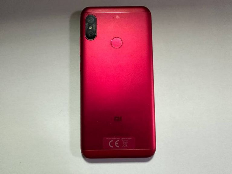 Дешиво Xiaomi mi a2 lite 3/32gb с ломбарда