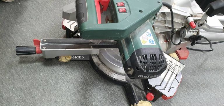 Metabo KGS 305 M (619305000)