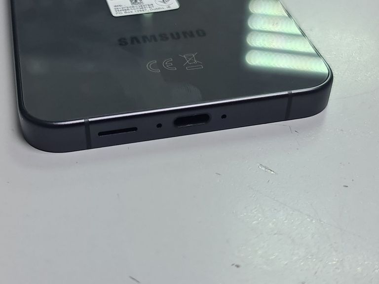 Samsung galaxy s24 fe 8/128gb Код:01-200531187. Зображення 5