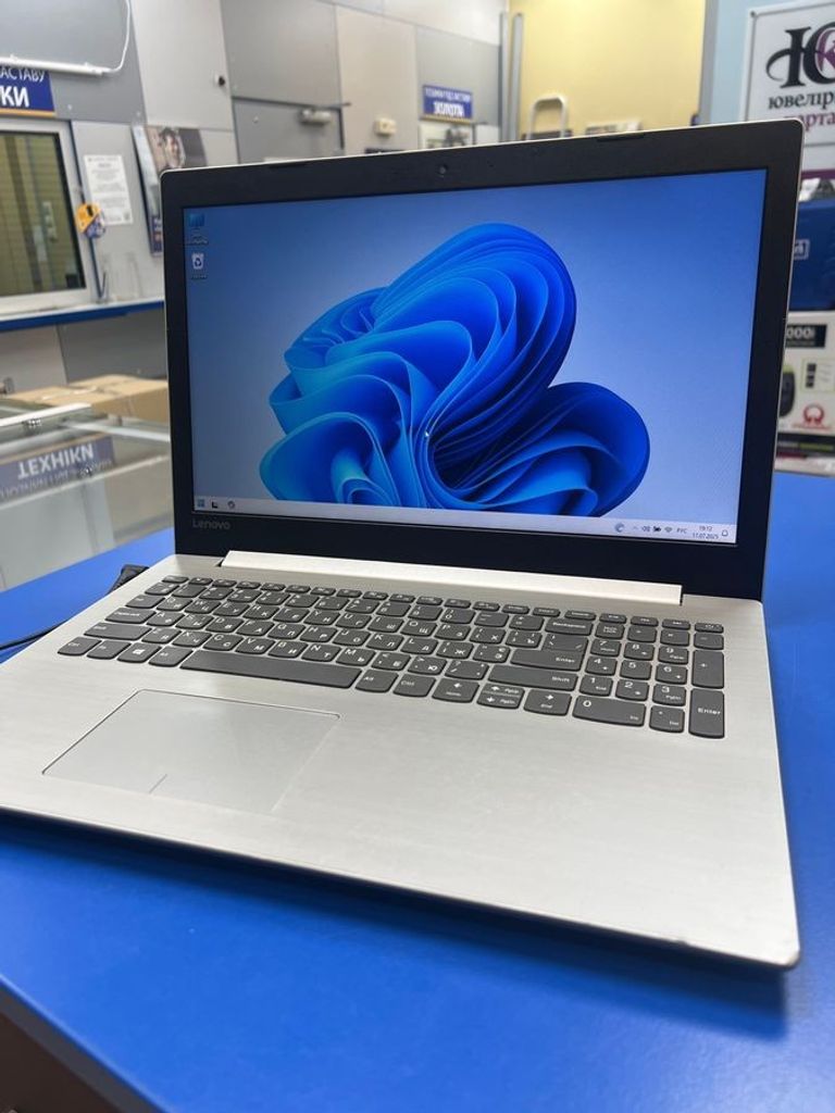 Купити Lenovo celeron n4200/ ram4gb/ hdd1000gb/ amd 530 2gb/1366x768 Б/У