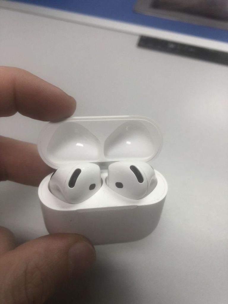Купить Apple airpods 4 Б/У