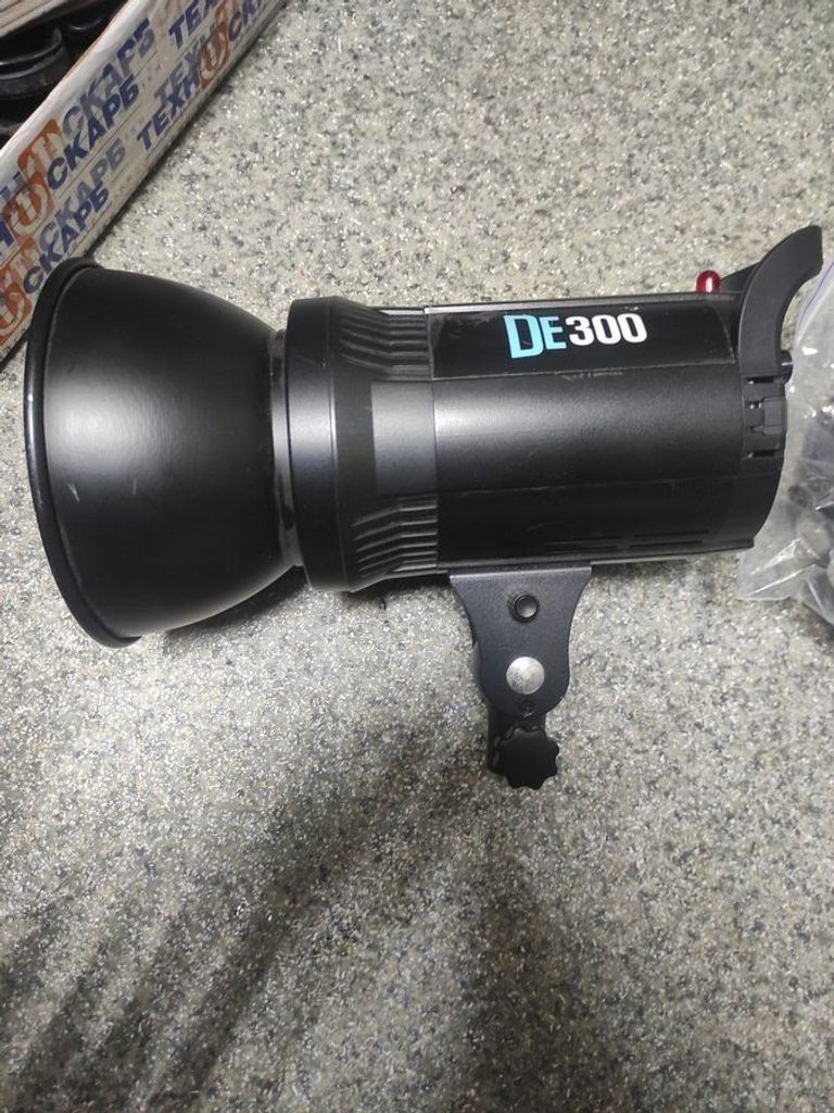 Распродажа Godox de-300, продавец Техноскарб