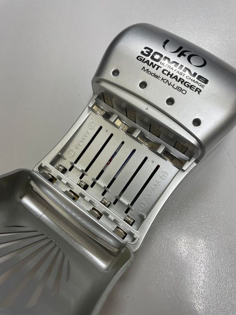 Дешиво Ufo kn-u90 с ломбарда