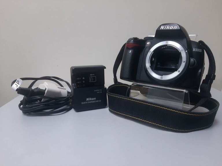 Купити Nikon d3000 body Б/У