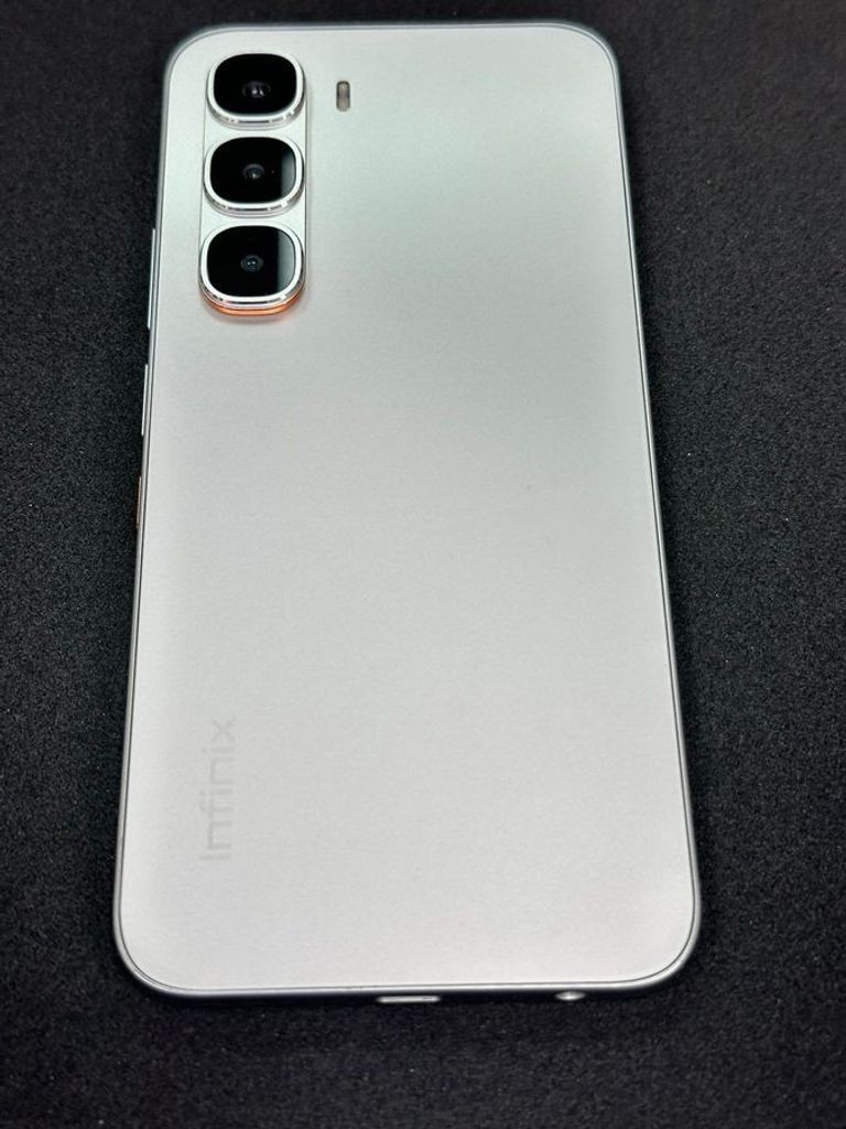 Дешево Infinix hot 60 pro 8/128gb з ломбарду