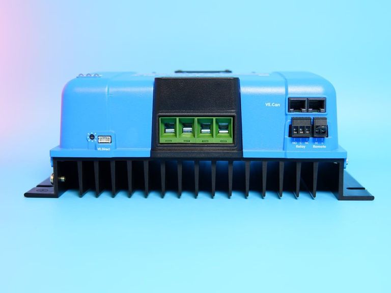 SmartSolar MPPT 150/85-Tr VE.Can Bluetooth SCC115085411 Victron Energy 150В 85А Код:null. Изображение 4