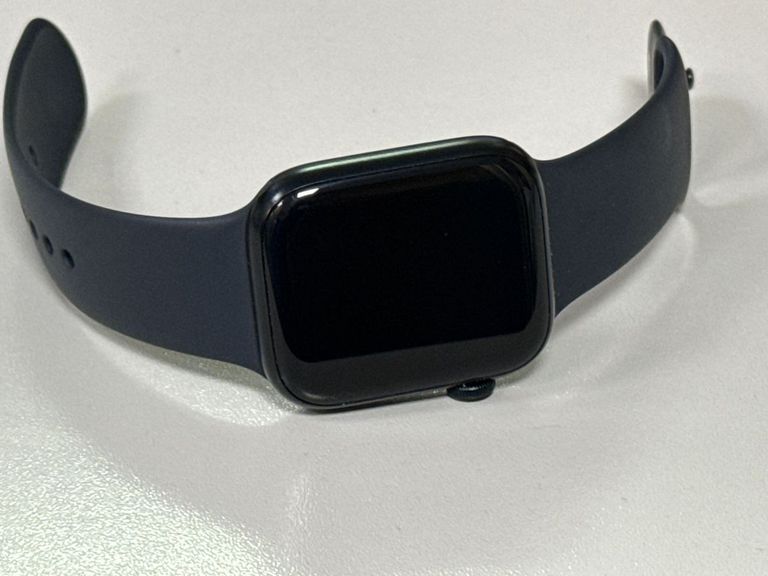 Оголошення Apple watch series 8 gps 45mm aluminium case a2771 Б/У